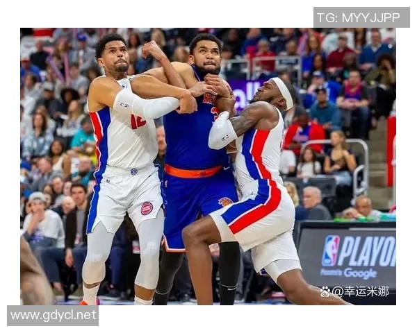 半场结束黄蜂VS活塞 比分45-55活塞领先